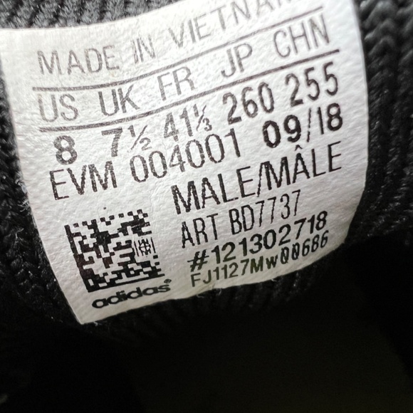 Adidas shoes - Picture 4 of 4